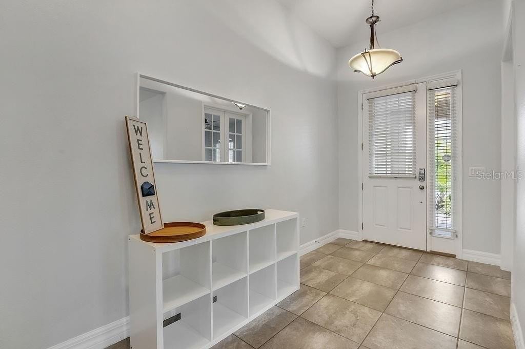 2450 Chateau Loop - Photo 5 of 39