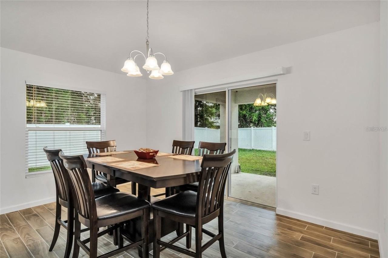 607 Bear Ct - Photo 3 of 14