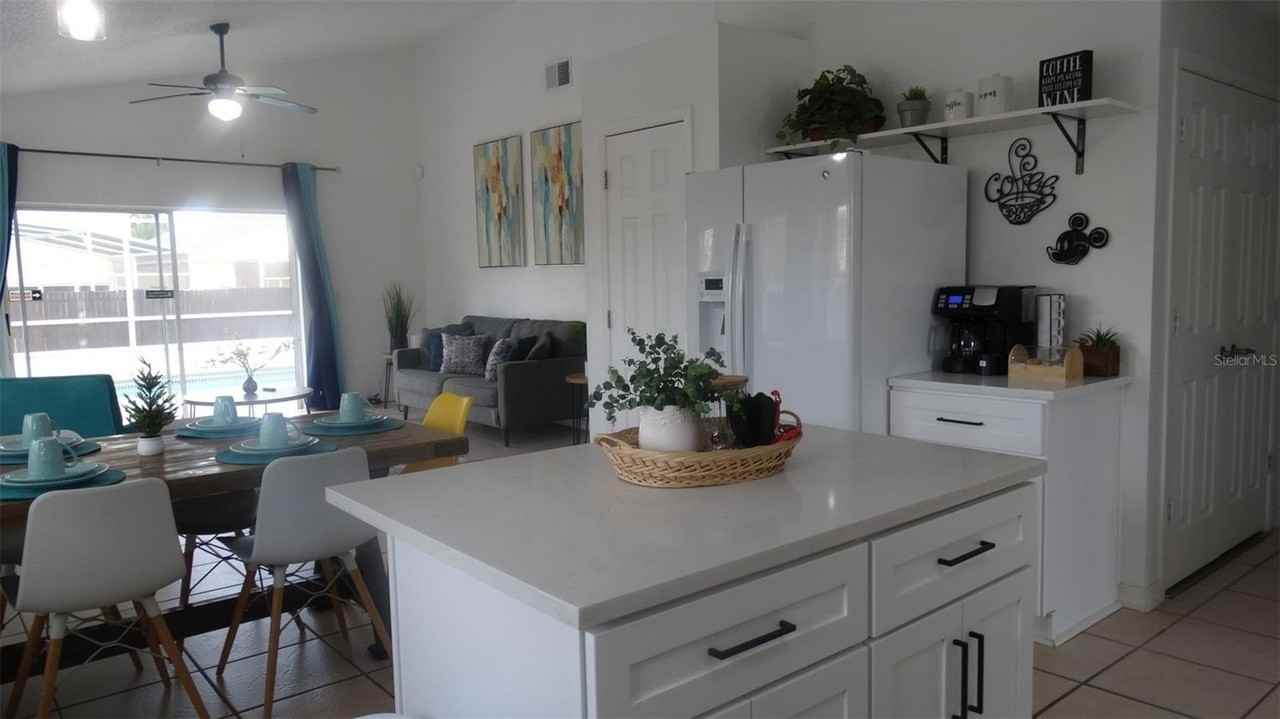 605 Rochester Loop - Photo 7 of 37