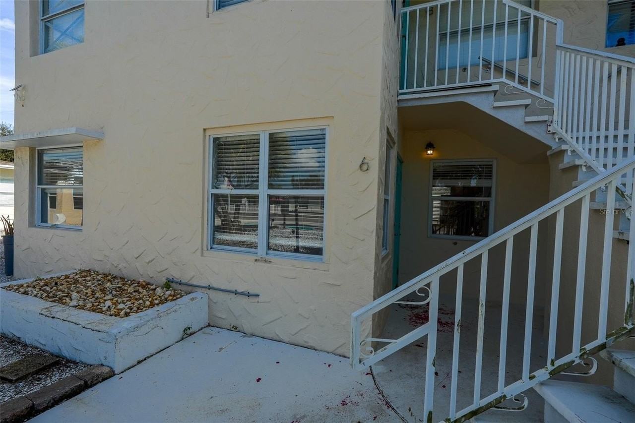 115 145th Ave E #6 - Photo 6 of 27