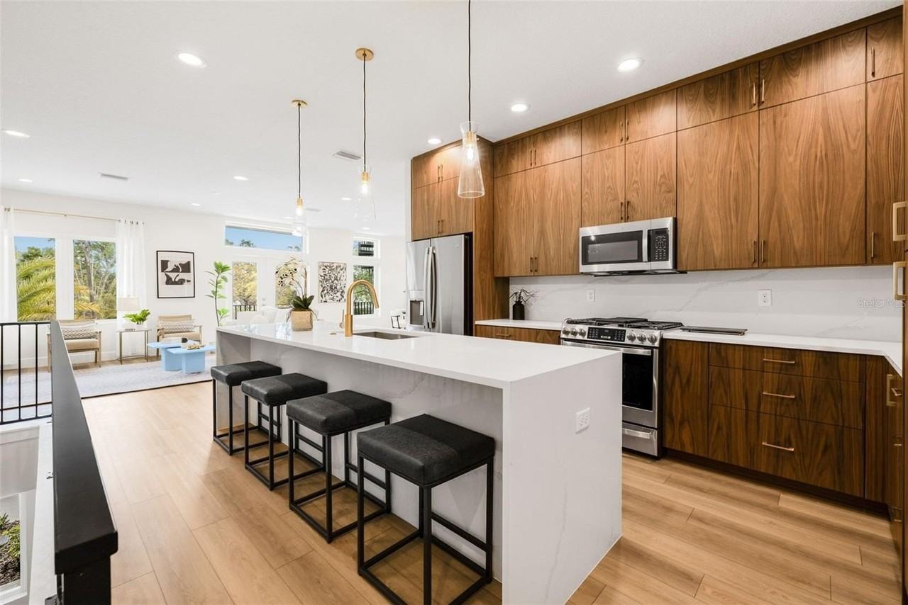 8615 5th St N - Photo 5 of 35