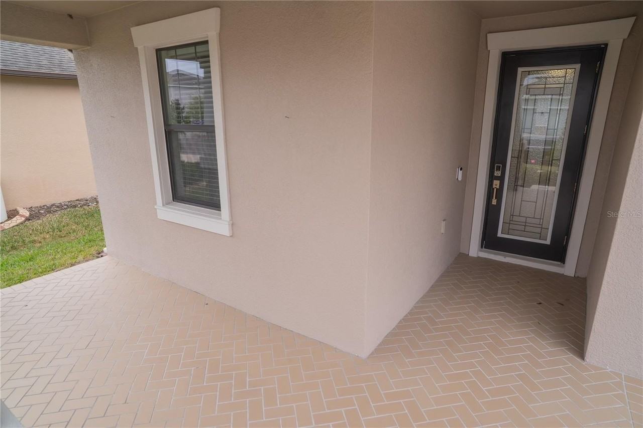 32135 Goddard Dr - Photo 2 of 22