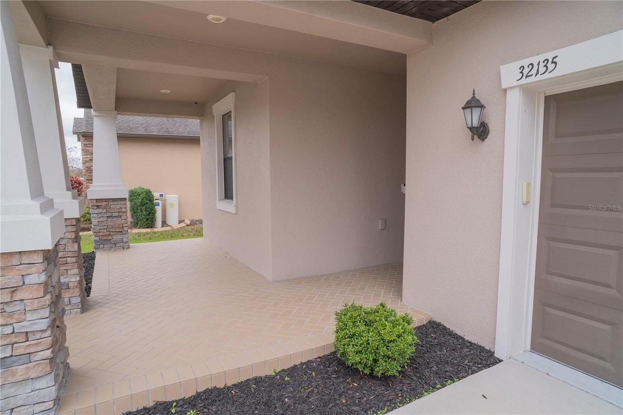 32135 Goddard Dr - Photo 3 of 22