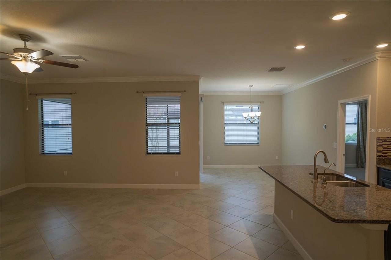 32135 Goddard Dr - Photo 4 of 22