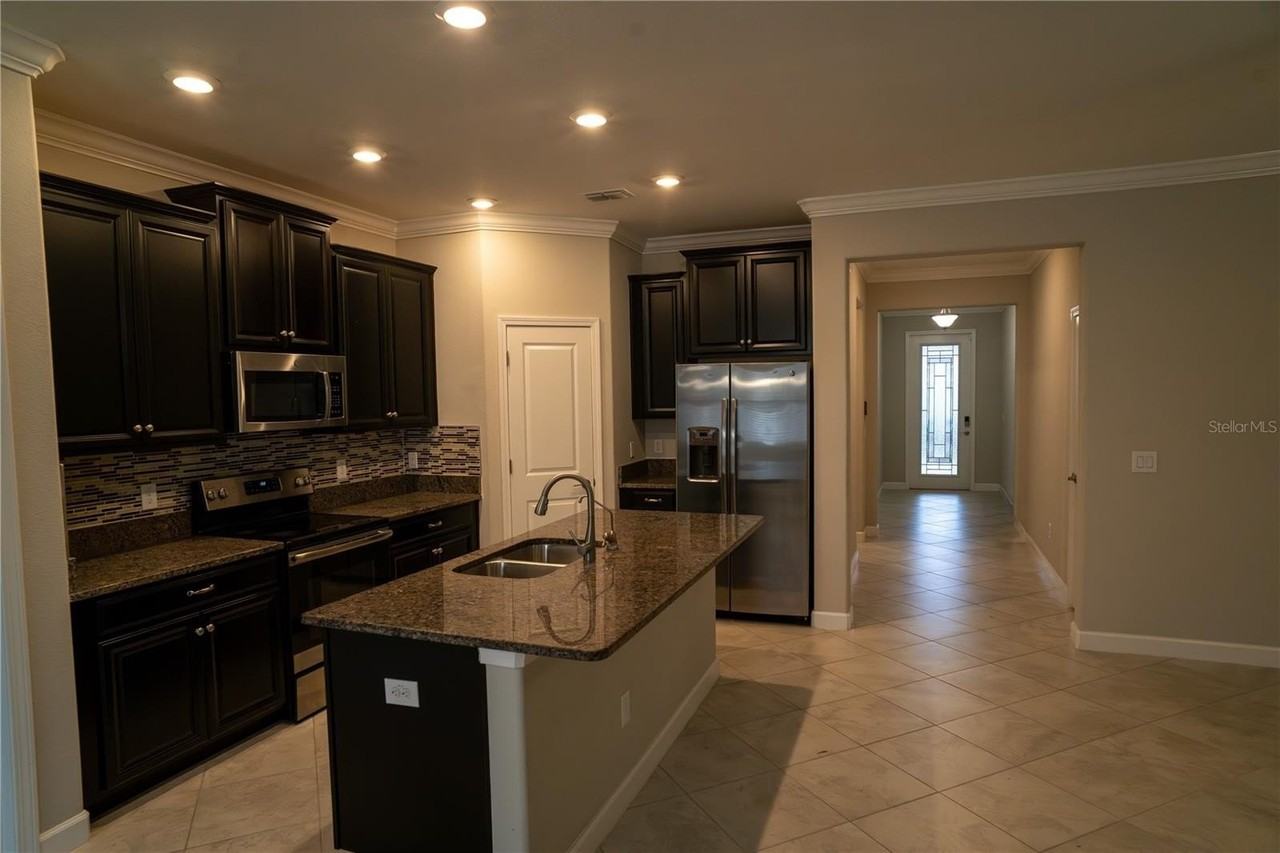 32135 Goddard Dr - Photo 5 of 22