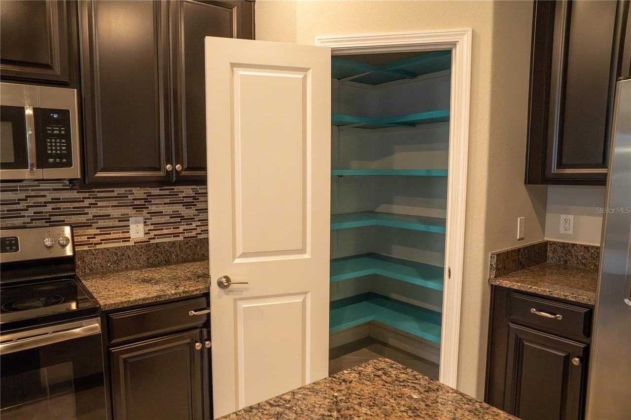 32135 Goddard Dr - Photo 6 of 22