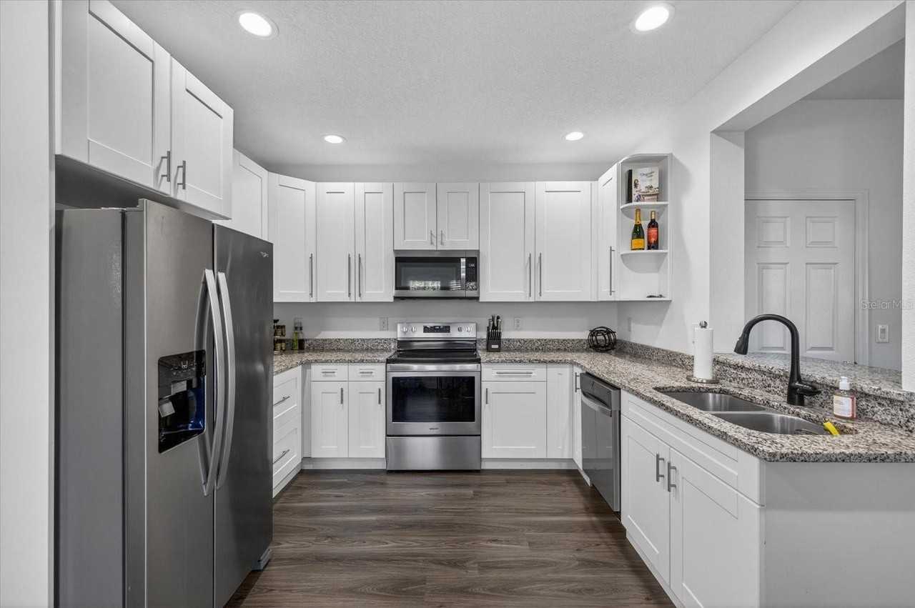 115 E Broad St #2 - Photo 5 of 42