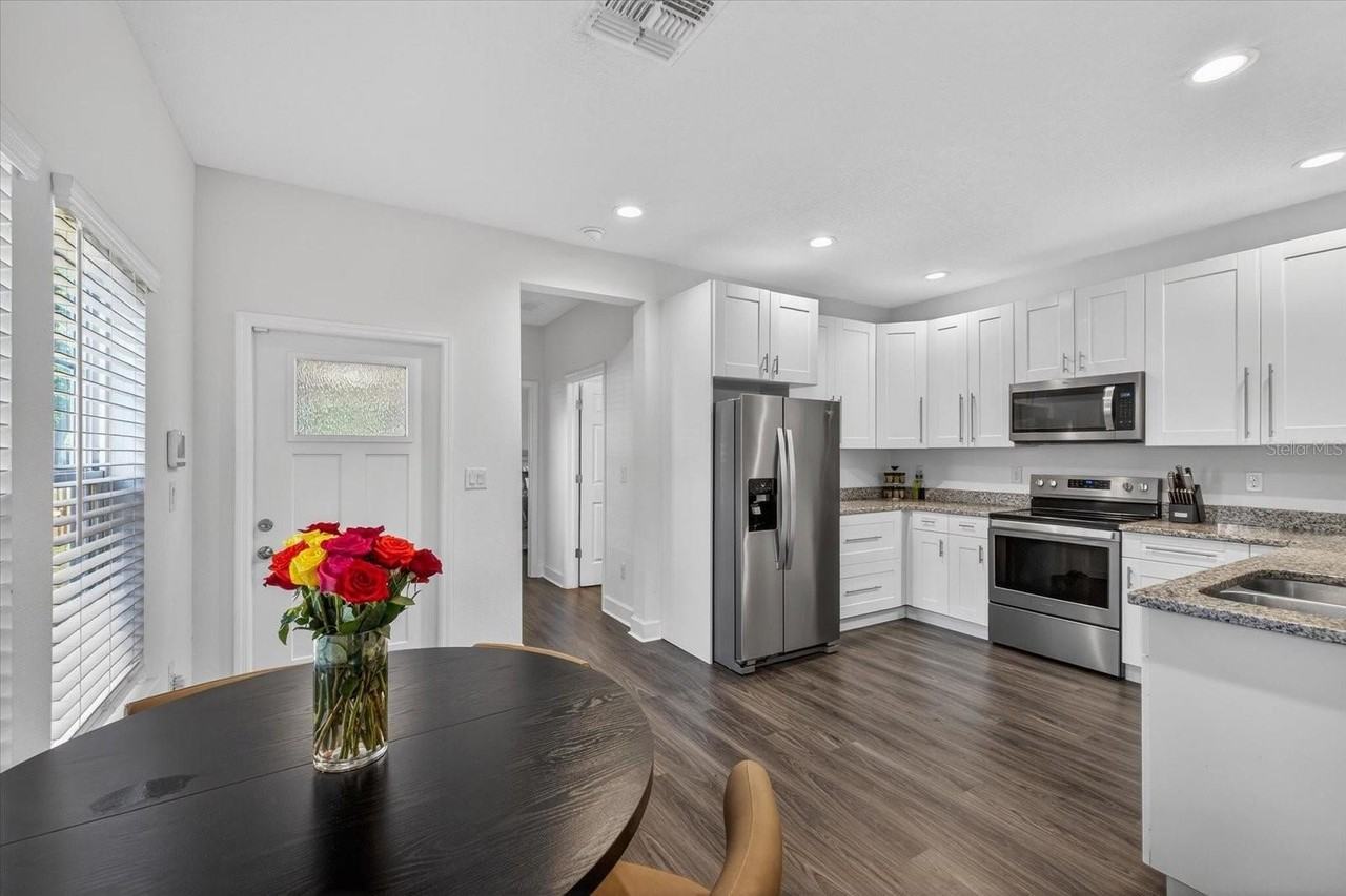 115 E Broad St #2 - Photo 6 of 42