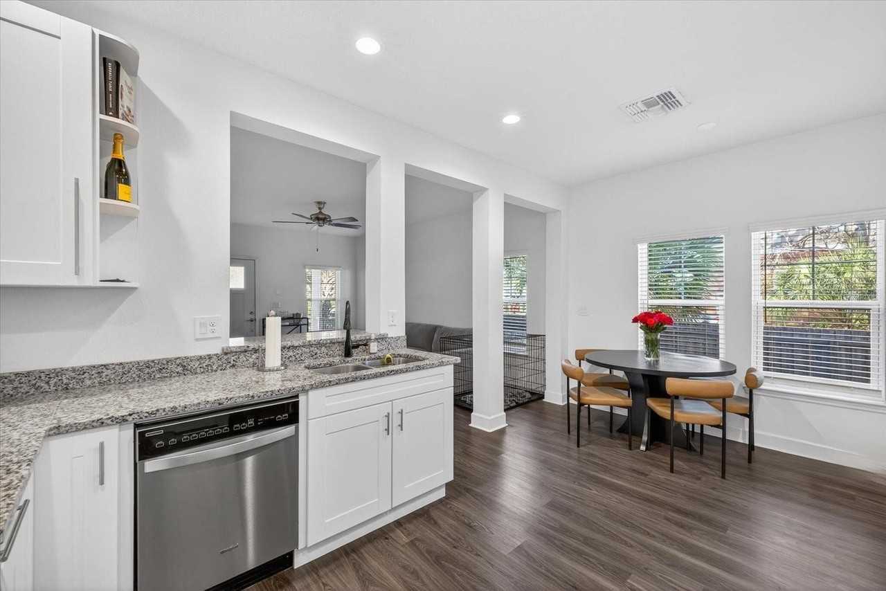 115 E Broad St #2 - Photo 7 of 42