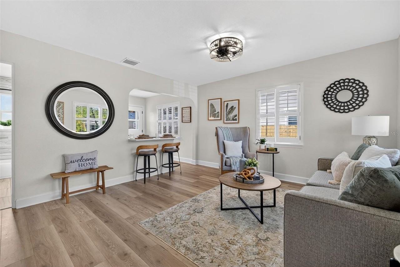 486 49th Ave N - Photo 3 of 17