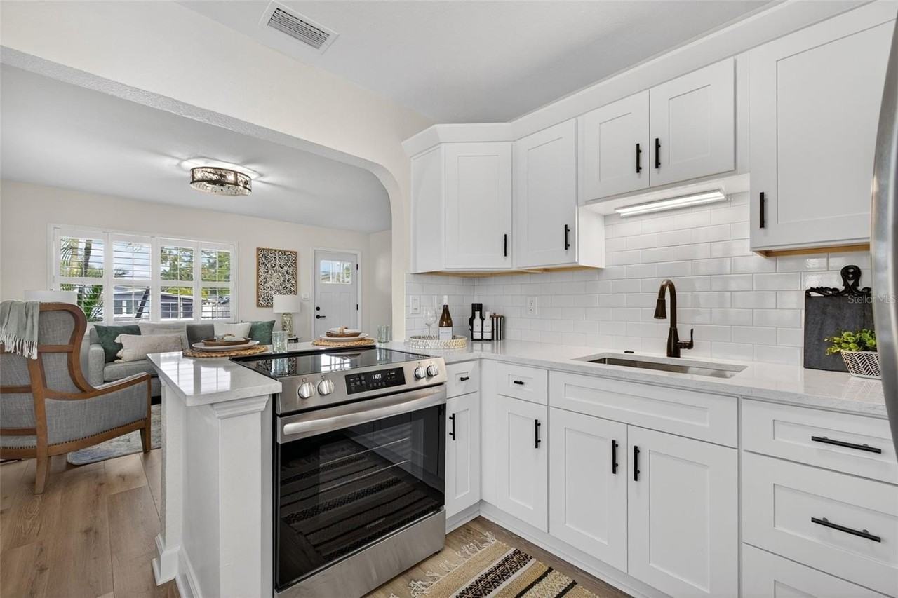 486 49th Ave N - Photo 6 of 17