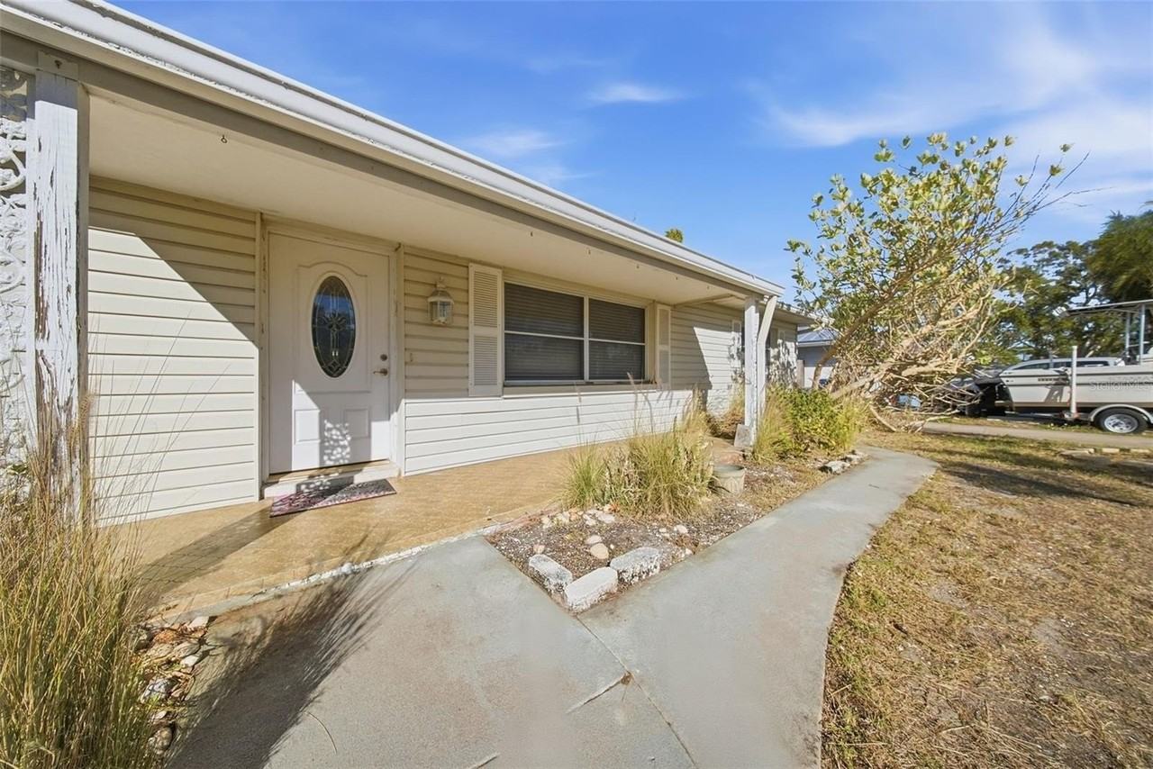 11373 62nd Ave - Photo 2 of 36