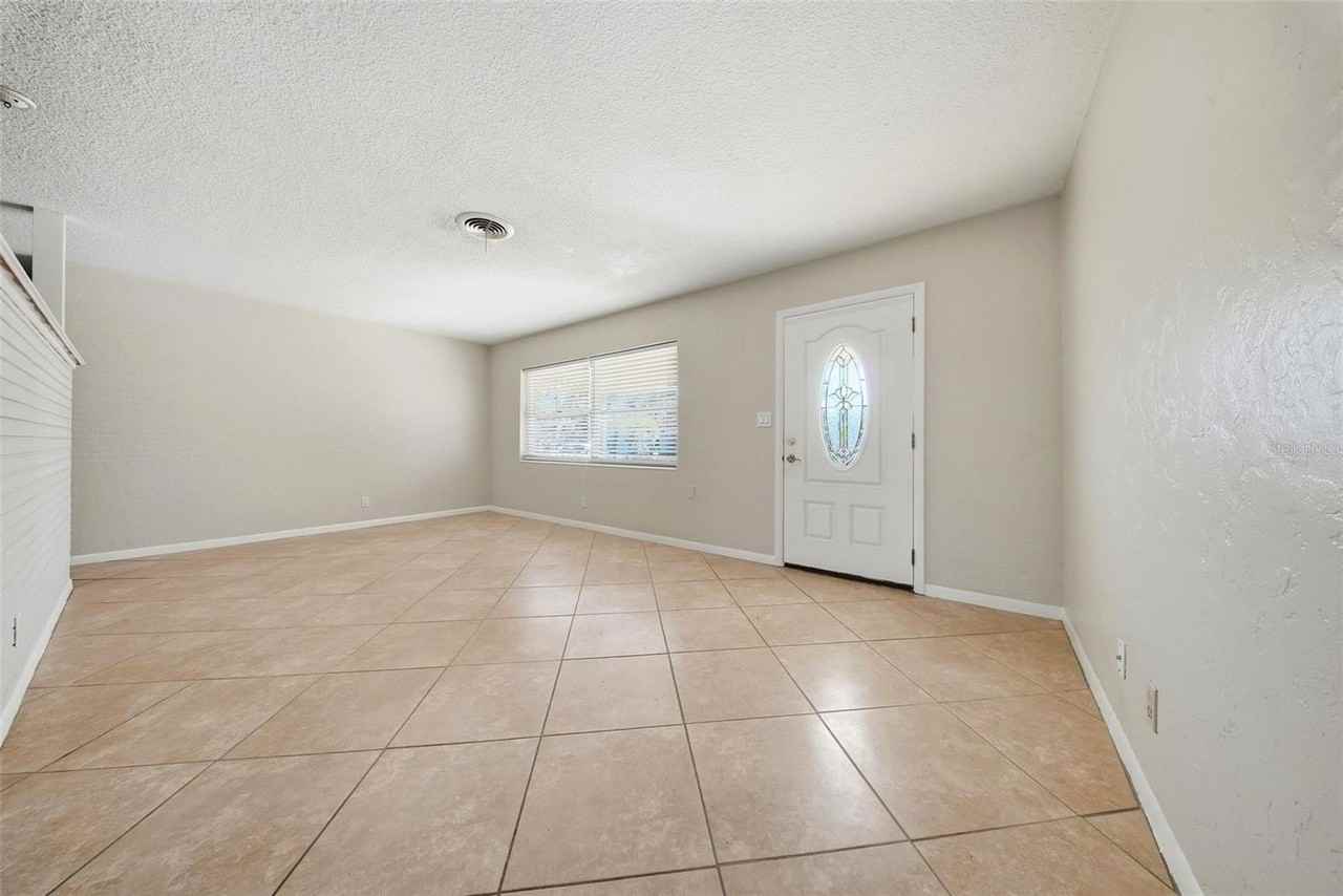 11373 62nd Ave - Photo 7 of 36