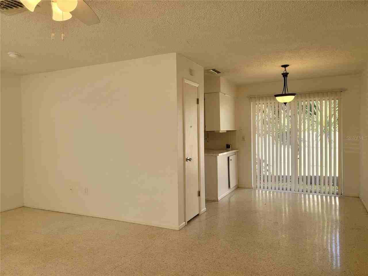 1820 Martin St - Photo 5 of 20