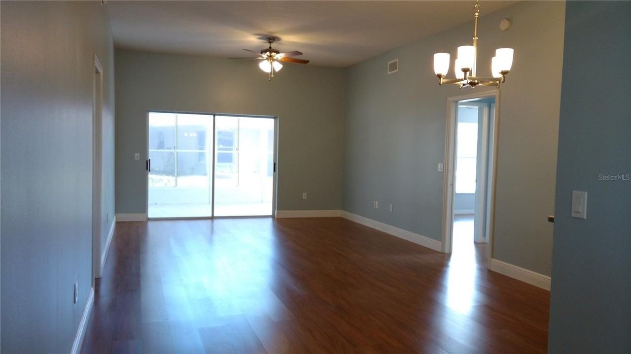 28646 Tanner Dr - Photo 3 of 33