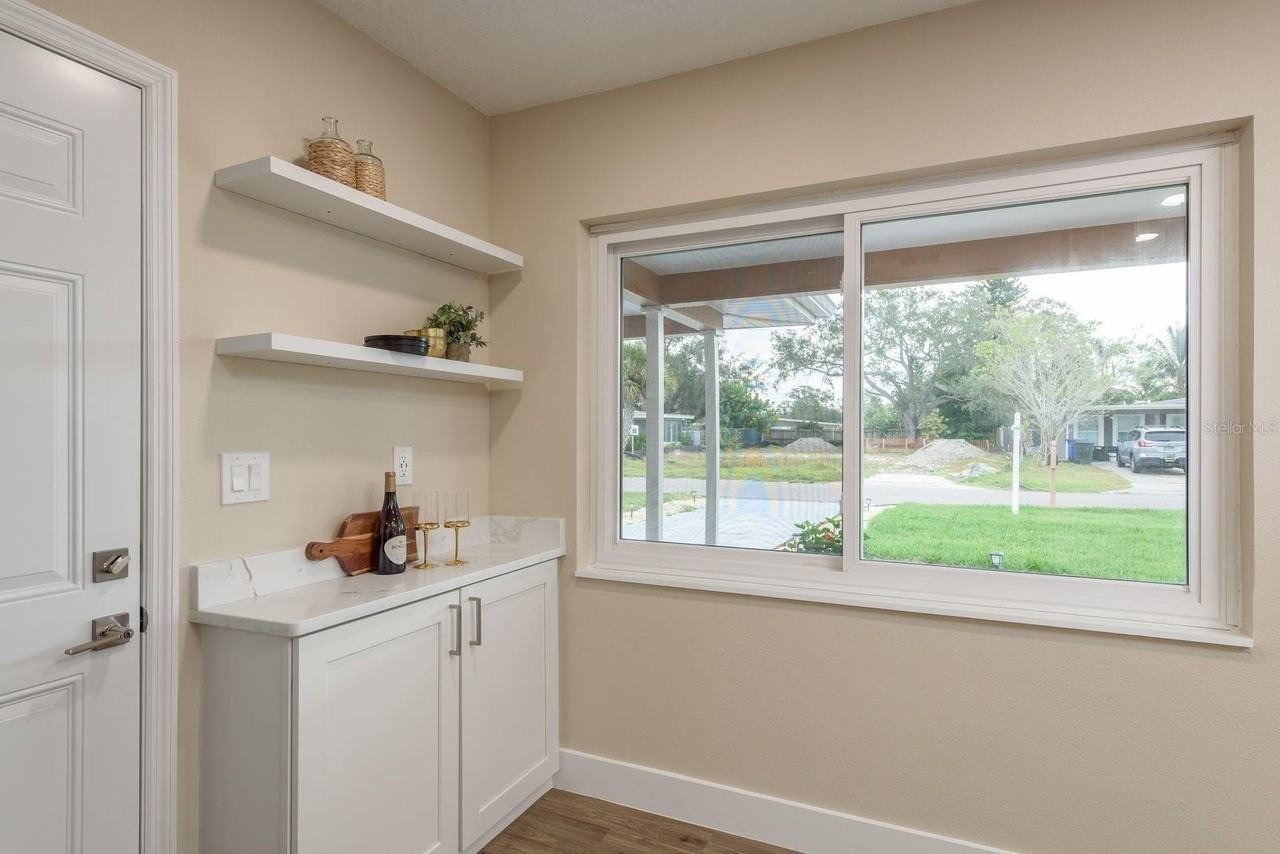 2480 Del Rio Way - Photo 7 of 23