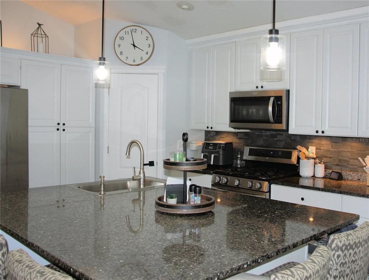 5825 Meadowpark Pl - Photo 3 of 9