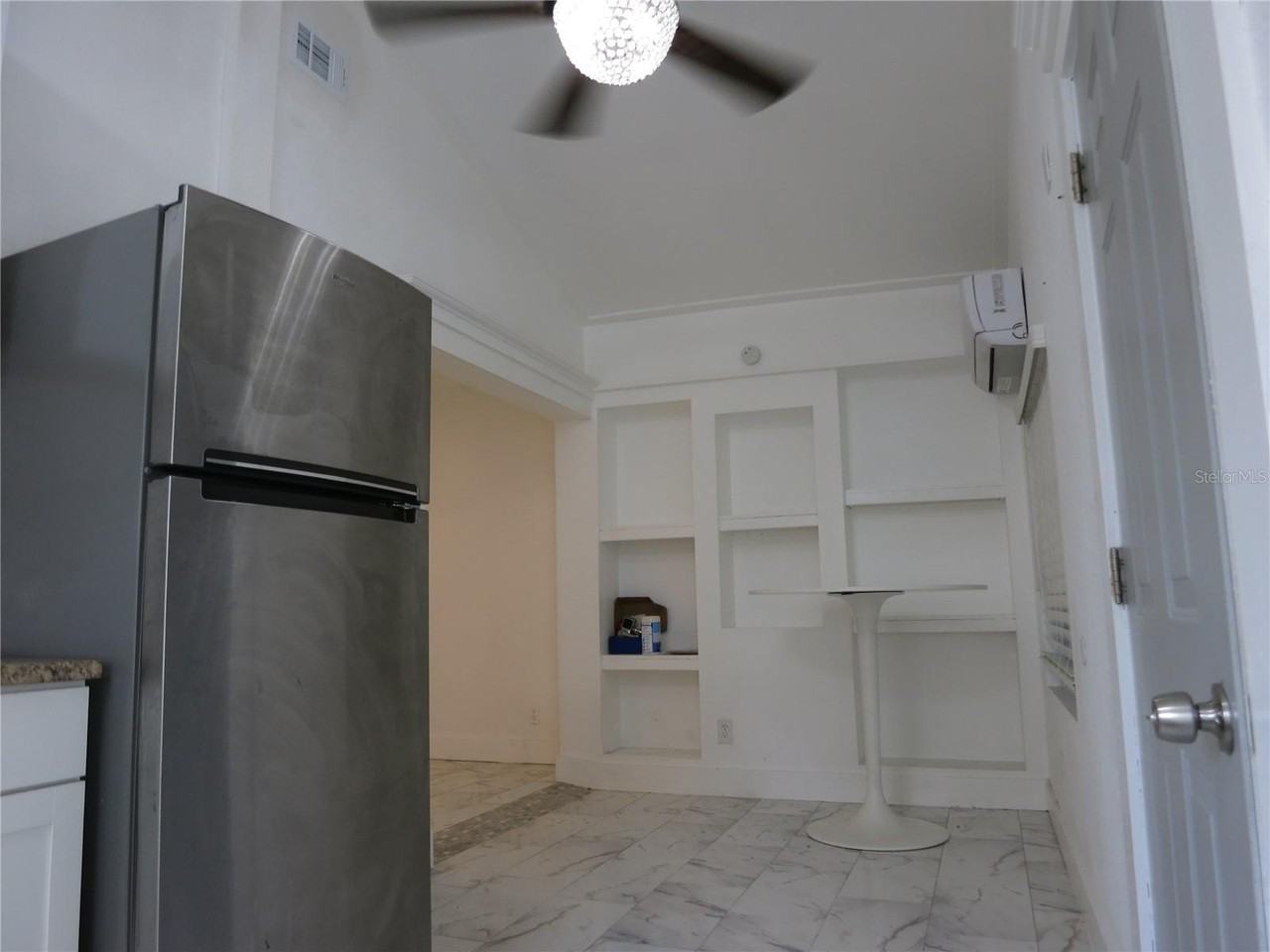 8113 N Rome Ave - Photo 4 of 21