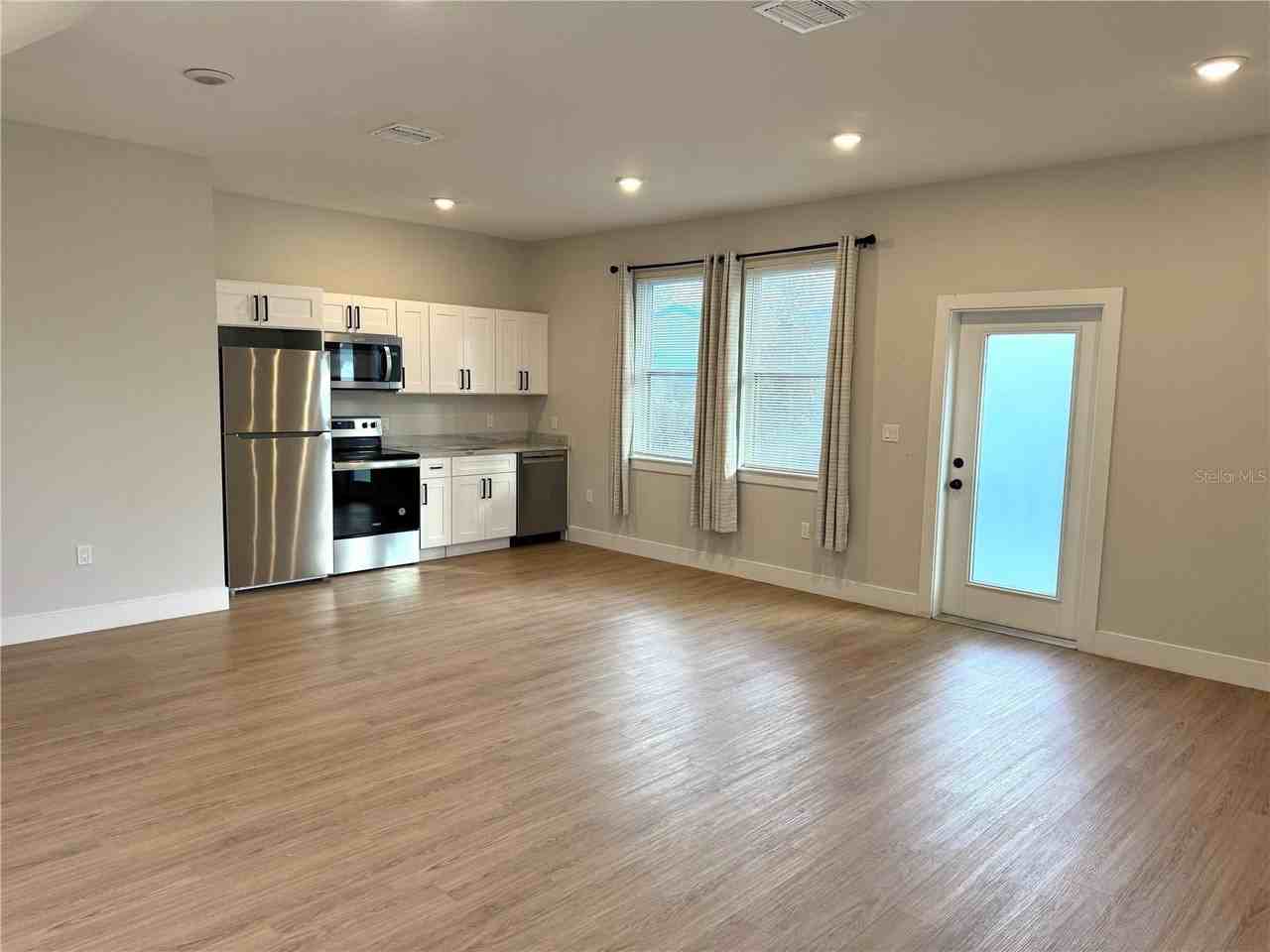 1516 1/2 59th St N #1-2 - Photo 3 of 20