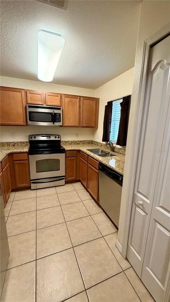 5411 Limestone Ln - Photo 5 of 17