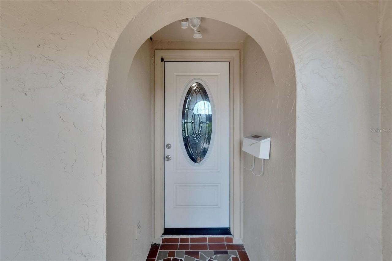 4112 Hampton Dr - Photo 7 of 50