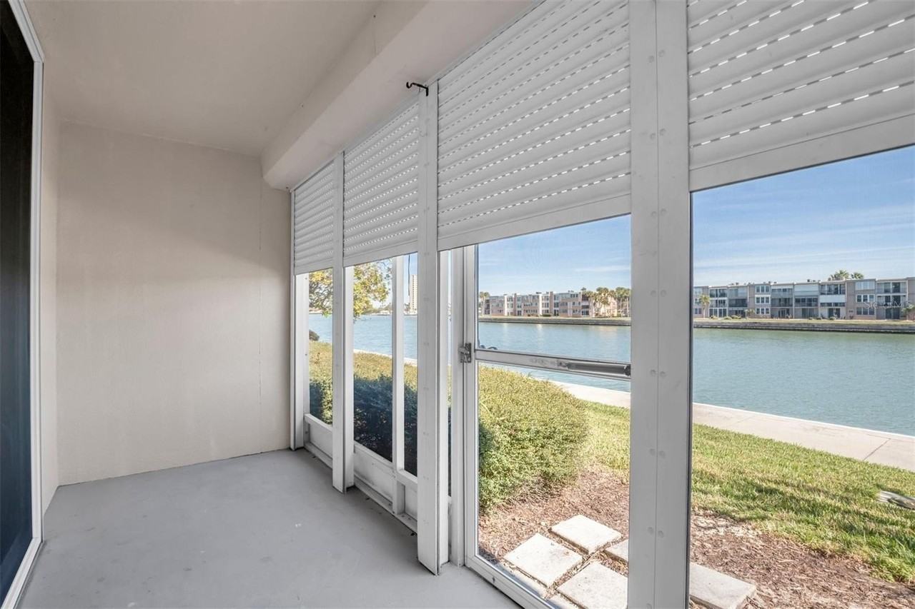 7625 Sun Island Dr S #101 - Photo 5 of 30