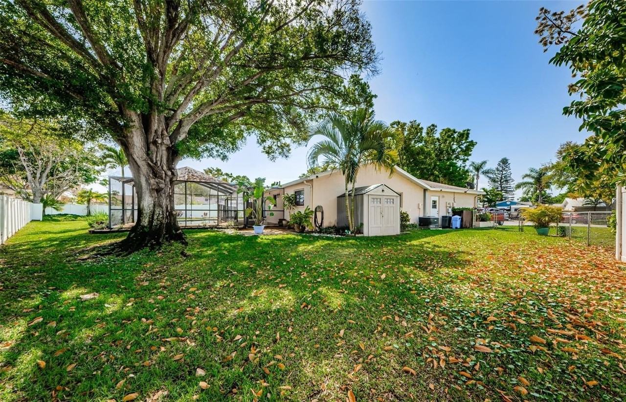 6311 103rd Ave N - Photo 2 of 17