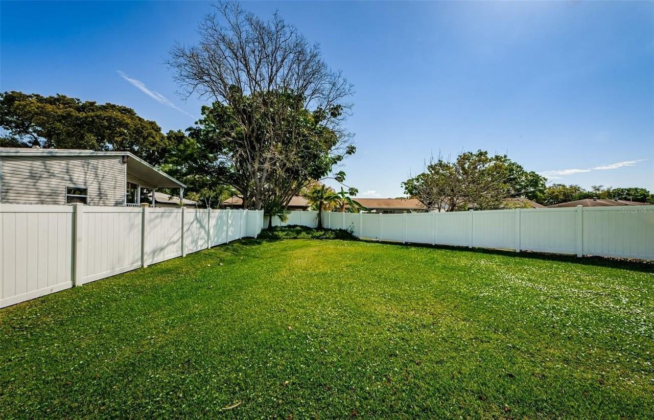 6311 103rd Ave N - Photo 3 of 17