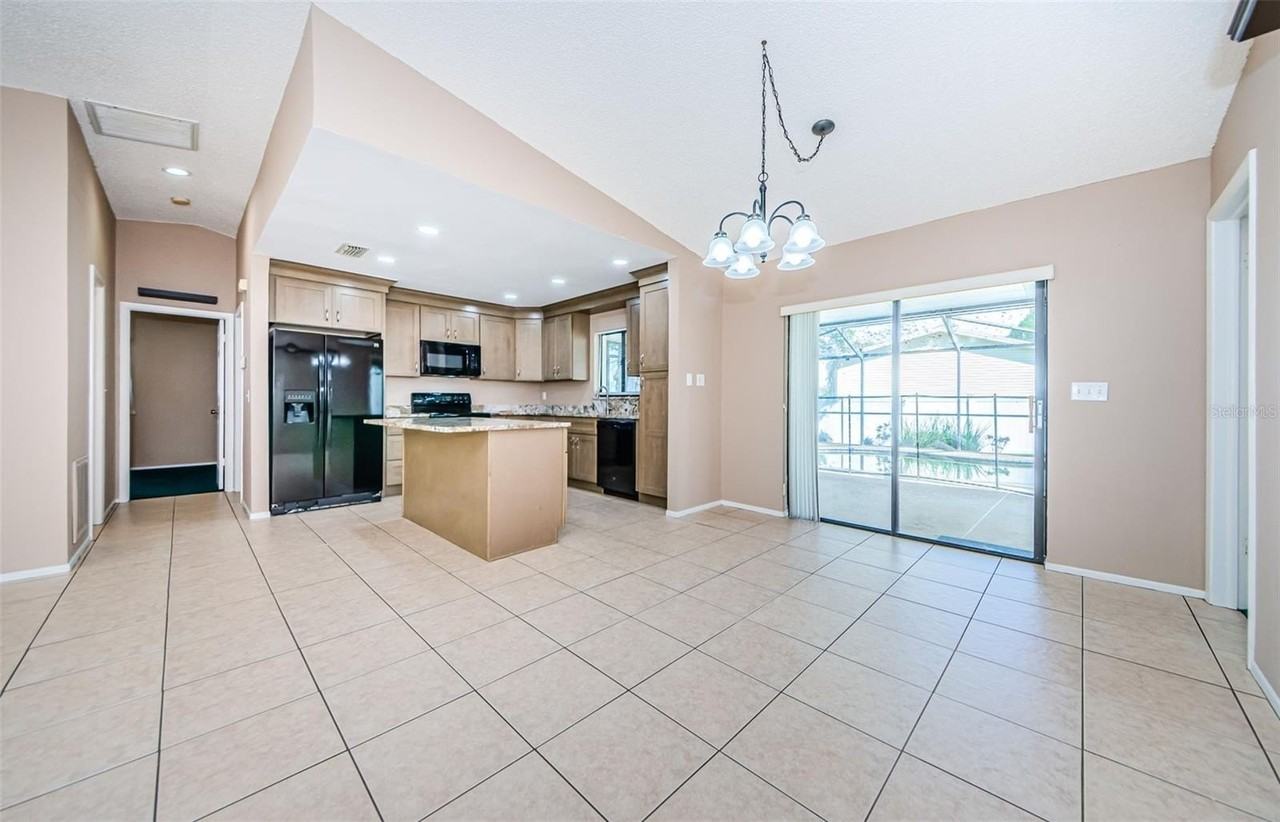 6311 103rd Ave N - Photo 6 of 17