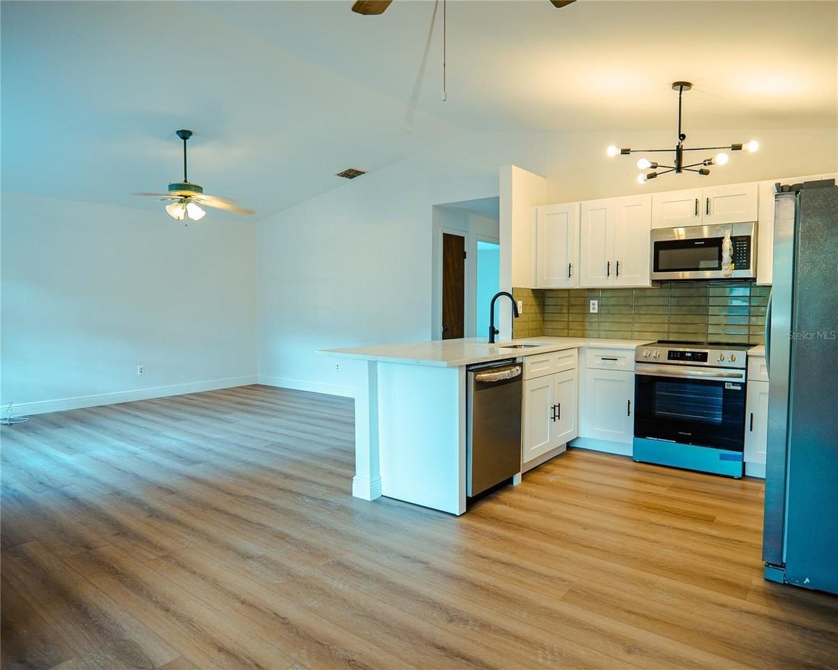 1262 Jeffords St - Photo 4 of 29