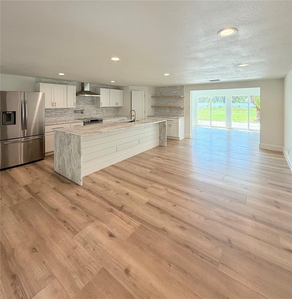 1913 S 47th St - Photo 4 of 23