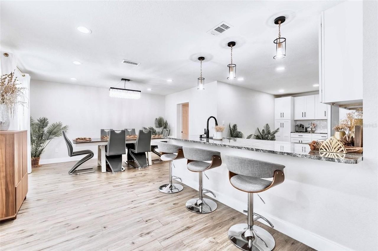 6220 Interbay Ave - Photo 3 of 8