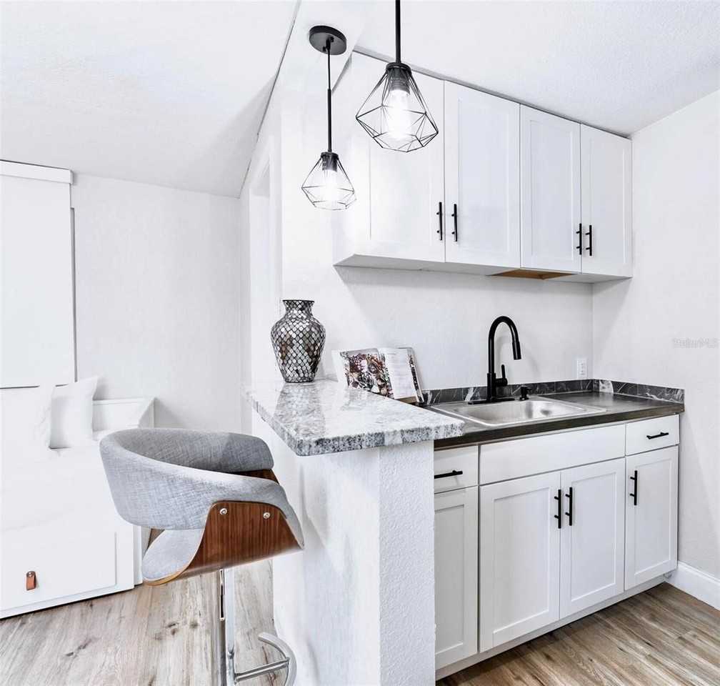 6220 Interbay Ave - Photo 7 of 8