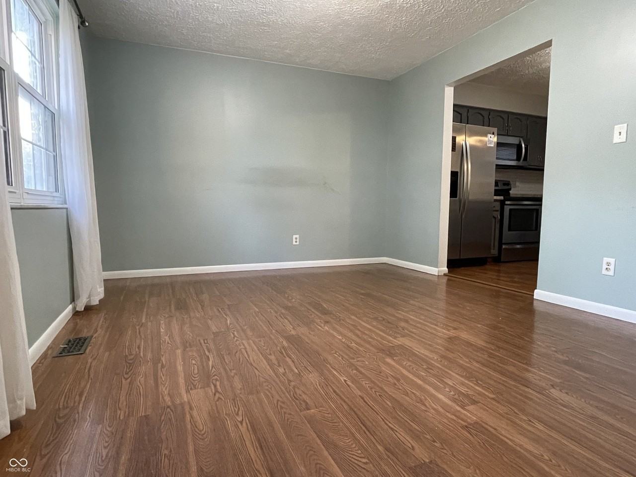 3306 Corey Dr - Photo 4 of 16