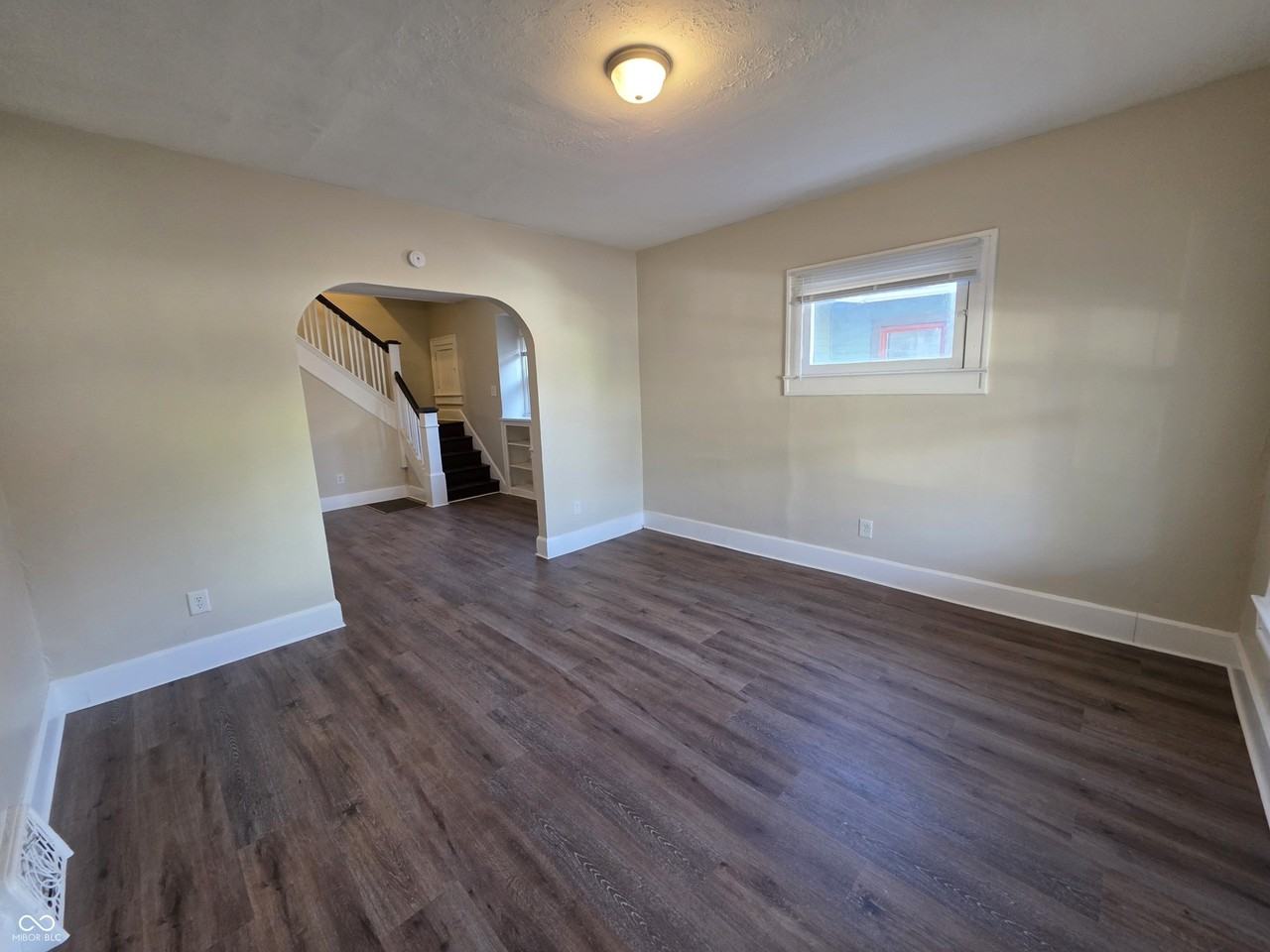 316 N Denny St - Photo 3 of 15