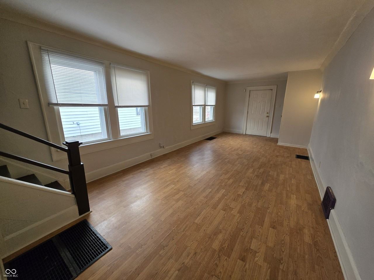 128 S Butler Ave - Photo 4 of 11