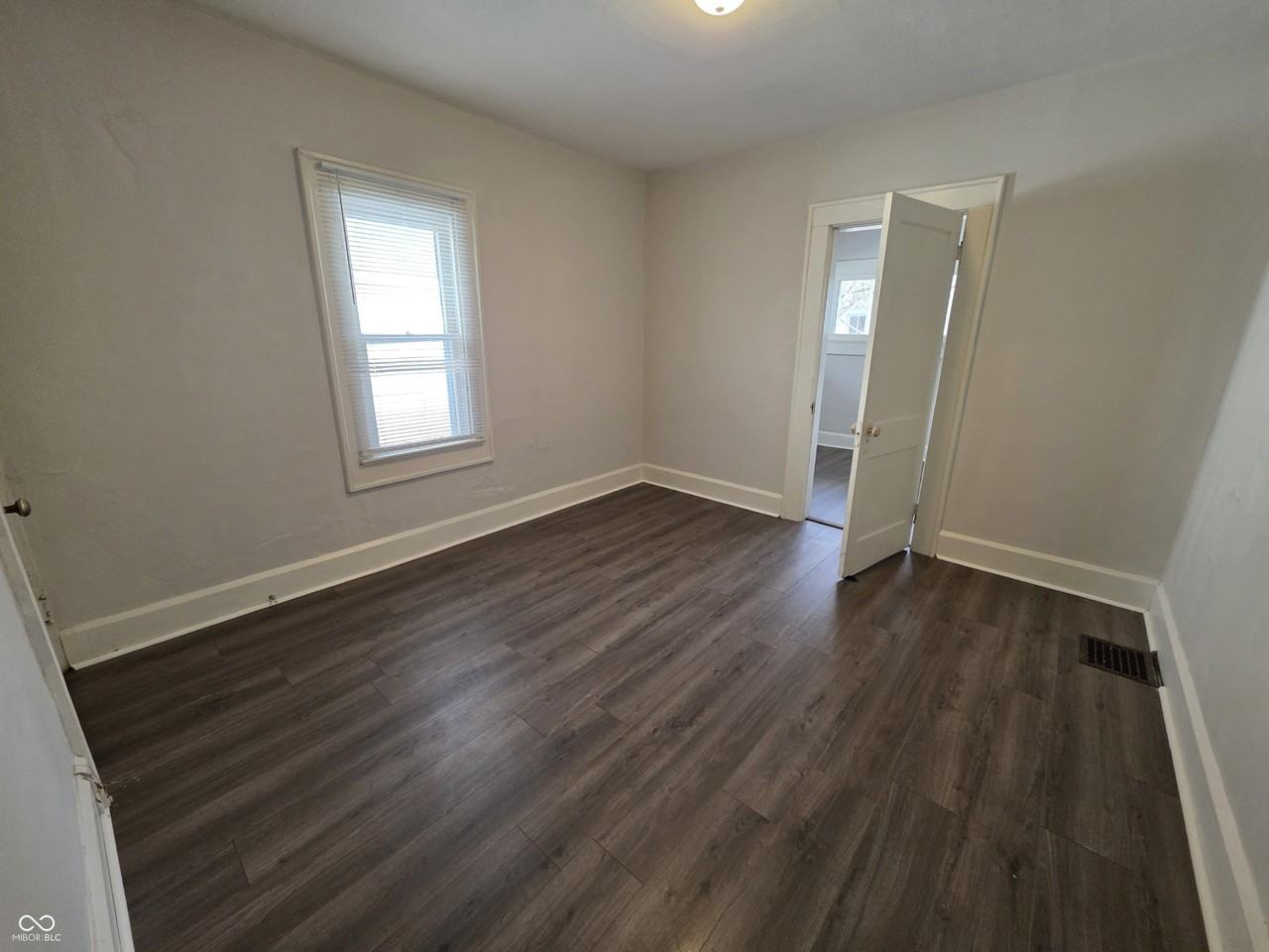 128 S Butler Ave - Photo 6 of 11