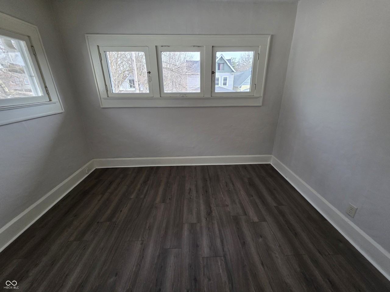 128 S Butler Ave - Photo 7 of 11