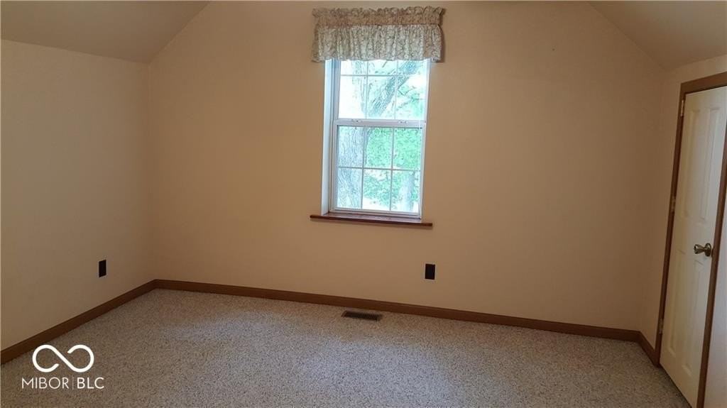 325 S East St - Photo 6 of 11