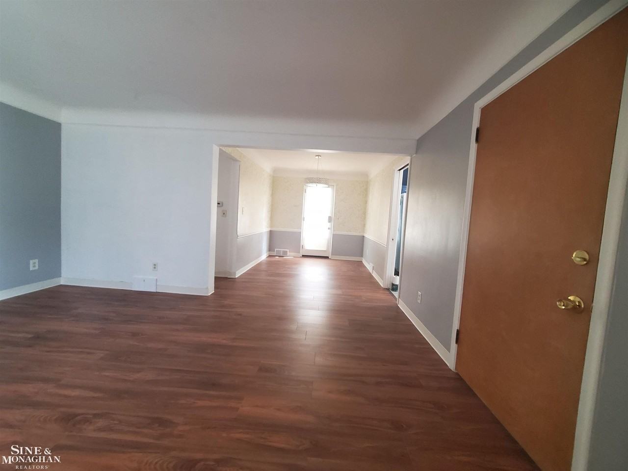 2037 Vernier Rd - Photo 2 of 13