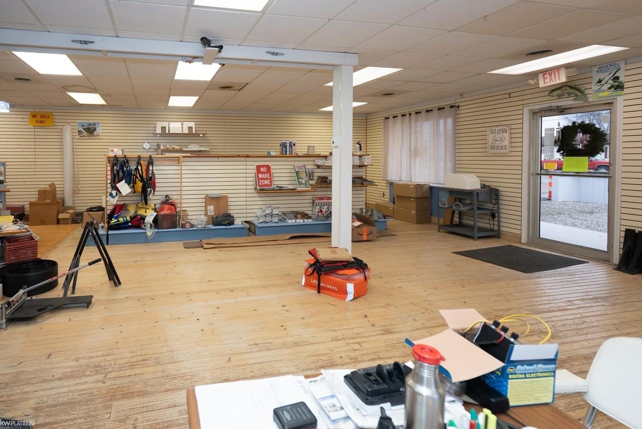 7427 Dyke Rd - Photo 7 of 25