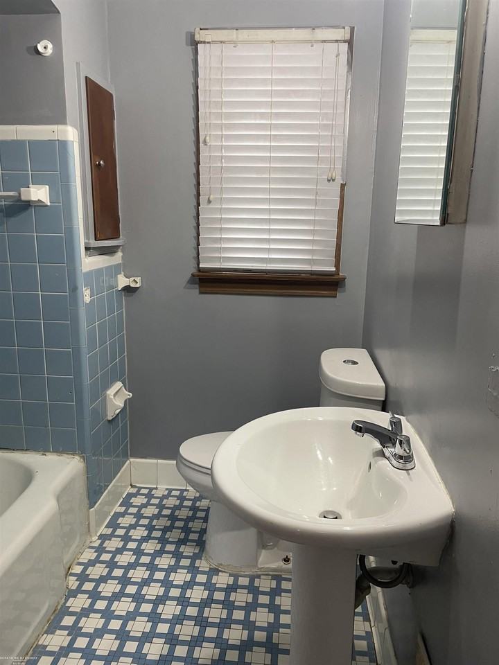 16173 Forest Ave - Photo 5 of 12