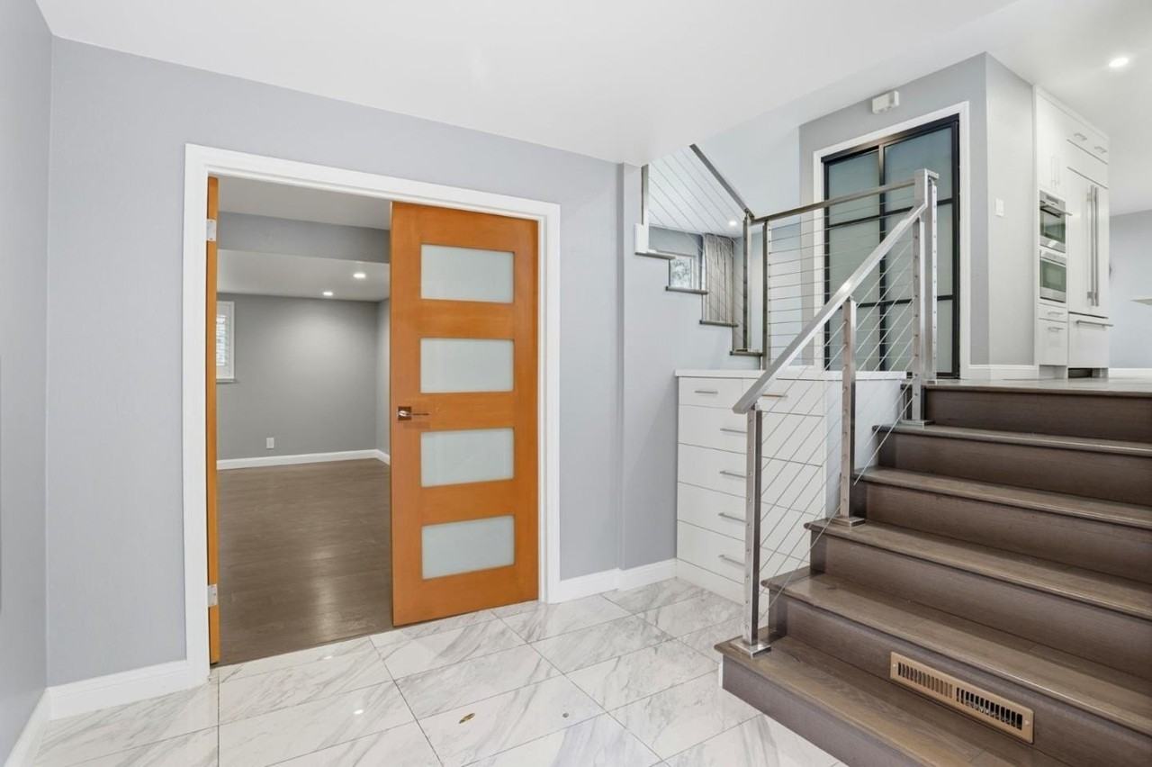 2010 Santa Cruz Ave - Photo 2 of 18