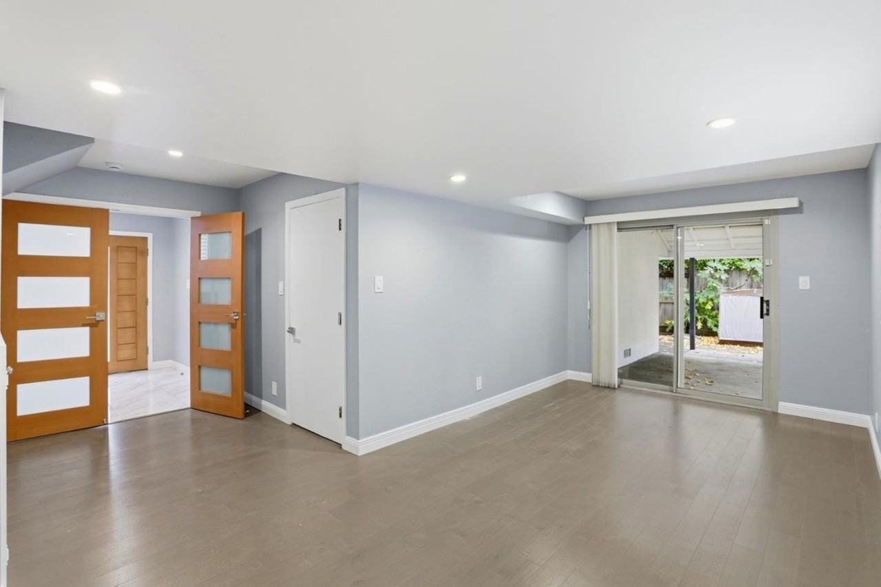 2010 Santa Cruz Ave - Photo 3 of 18