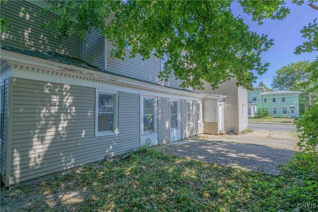 50 E 4th St - Photo 7 of 28