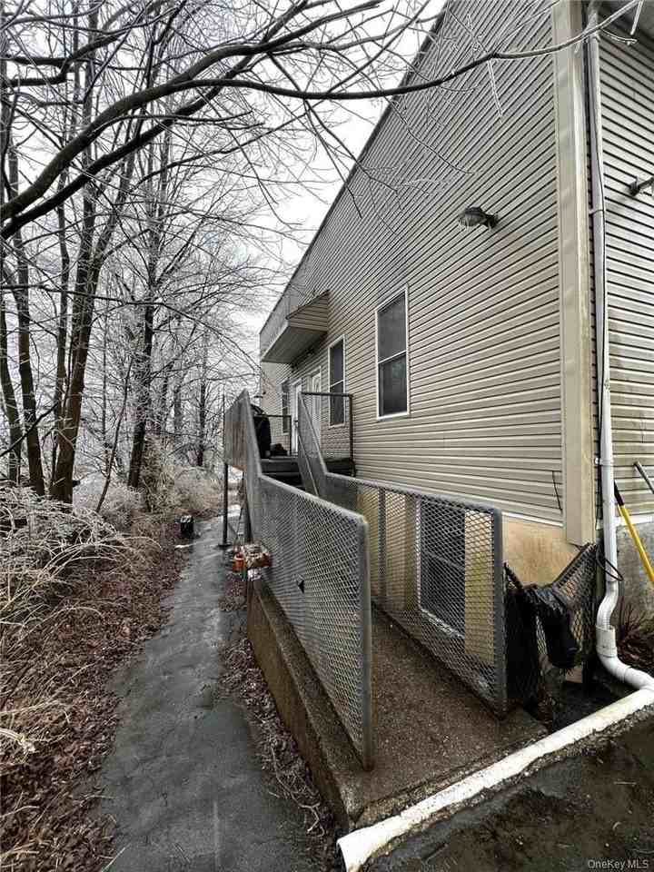 21 Stanton Corner Rd Apt 5 #5 - Photo 3 of 9