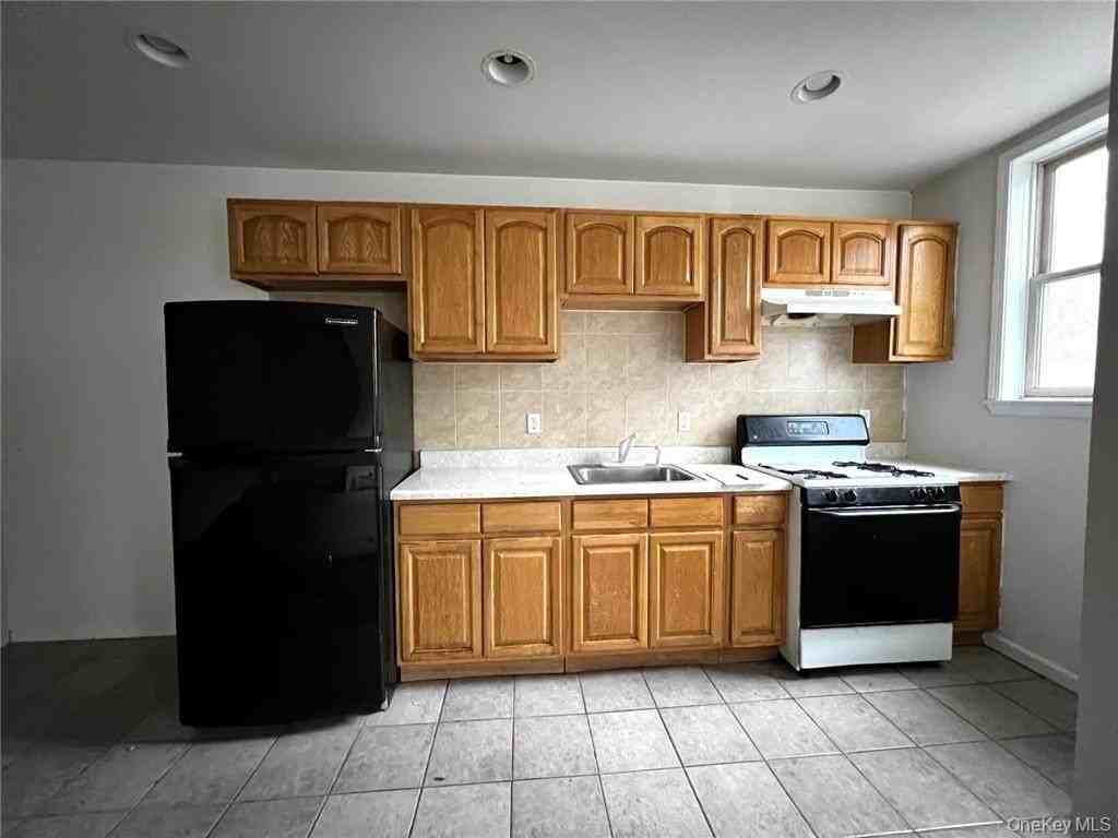 21 Stanton Corner Rd Apt 5 #5 - Photo 4 of 9