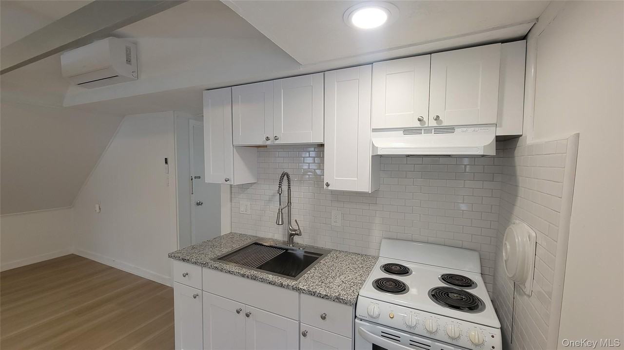 50 Deepdale Dr - Photo 5 of 13