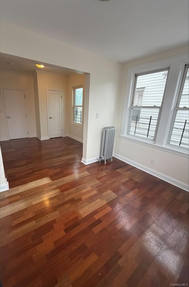 9347 202nd St - Photo 5 of 11