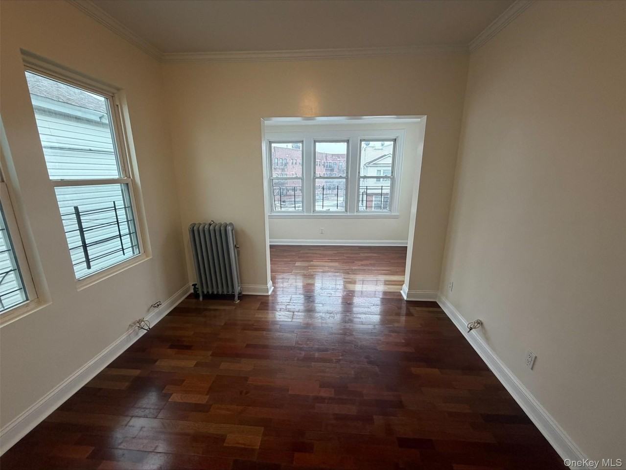 9347 202nd St - Photo 6 of 11